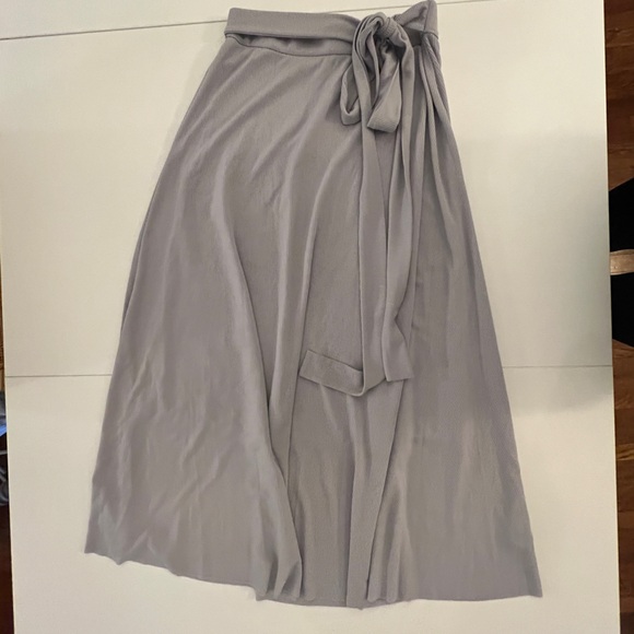 Club Monaco Nataliyah Skirt, Size Small - Picture 2 of 4